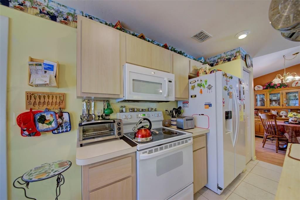 Active With Contract: $245,000 (3 beds, 2 baths, 1456 Square Feet)