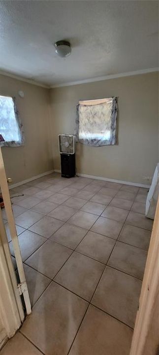 For Sale: $199,000 (2 beds, 1 baths, 816 Square Feet)