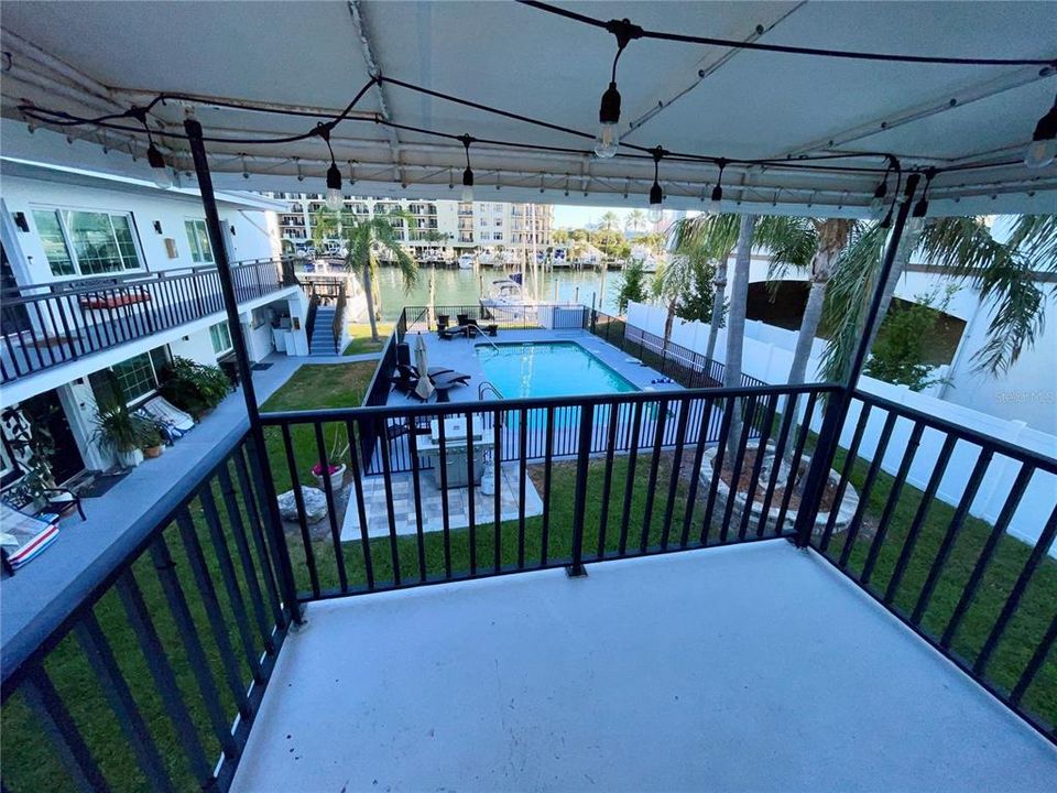 For Rent: $2,995 (2 beds, 1 baths, 929 Square Feet)