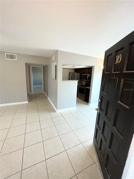 For Rent: $2,995 (2 beds, 1 baths, 929 Square Feet)