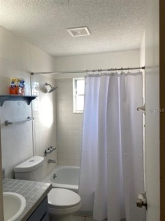 For Sale: $208,000 (2 beds, 1 baths, 918 Square Feet)