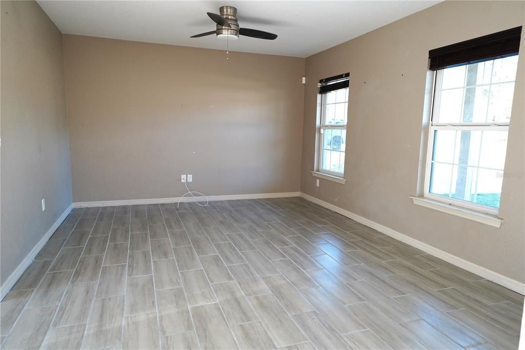 For Rent: $2,900 (4 beds, 2 baths, 2936 Square Feet)