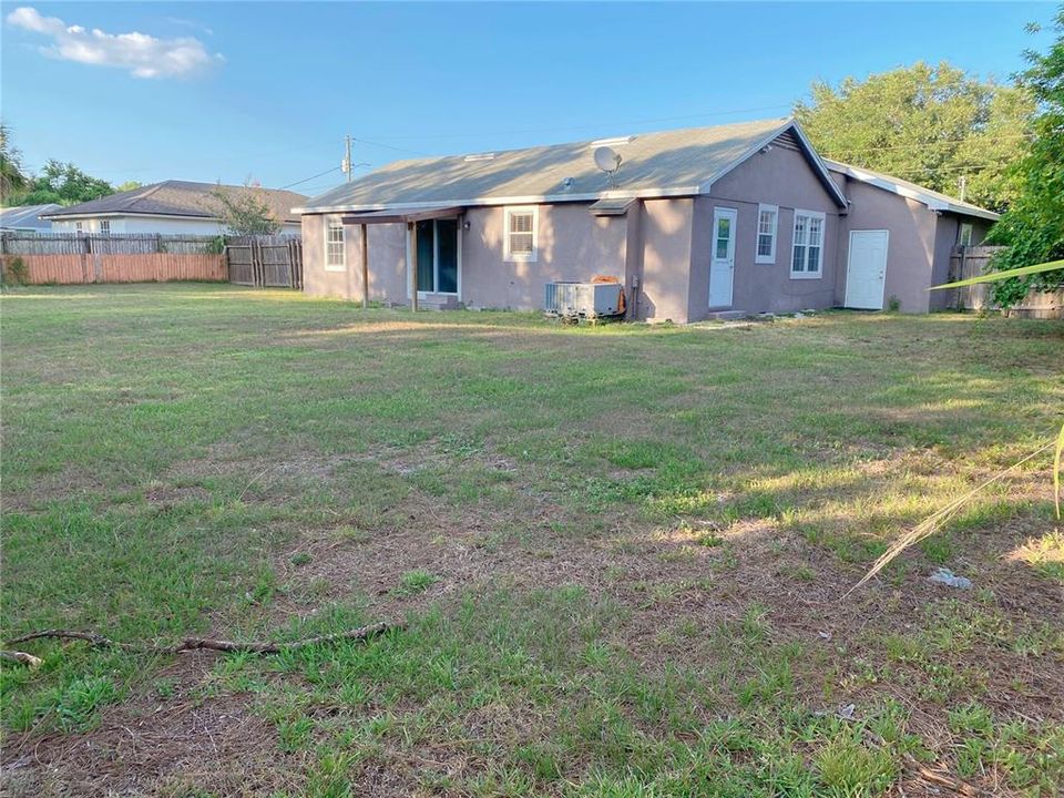 For Sale: $278,000 (3 beds, 2 baths, 1133 Square Feet)