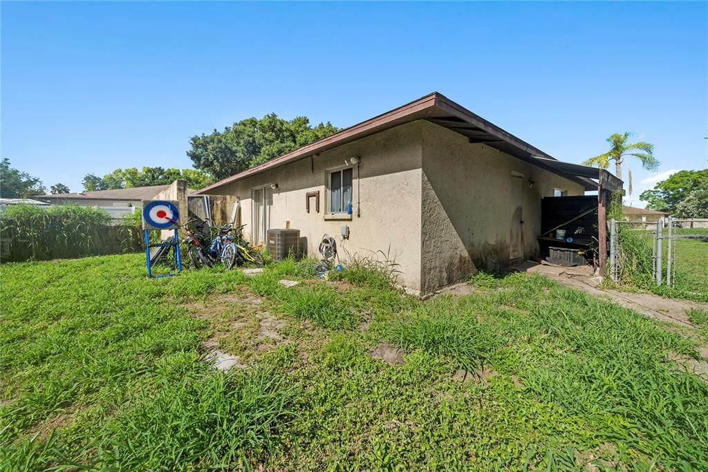 For Sale: $214,900 (2 beds, 2 baths, 978 Square Feet)