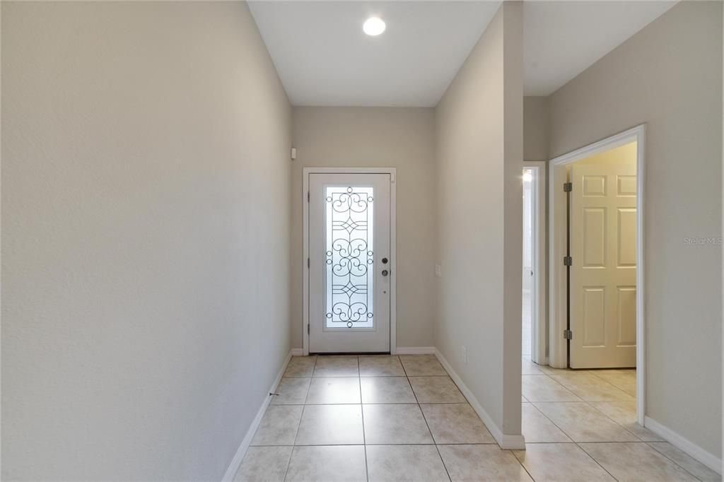 Active With Contract: $390,000 (3 beds, 2 baths, 1696 Square Feet)