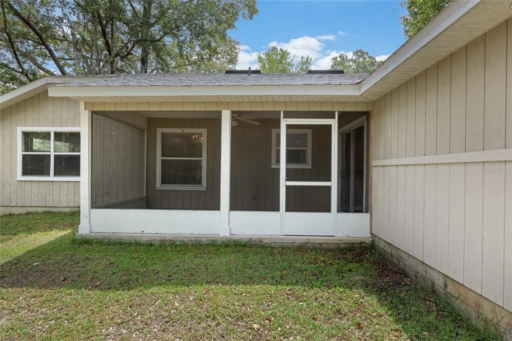 For Sale: $389,000 (3 beds, 2 baths, 1596 Square Feet)