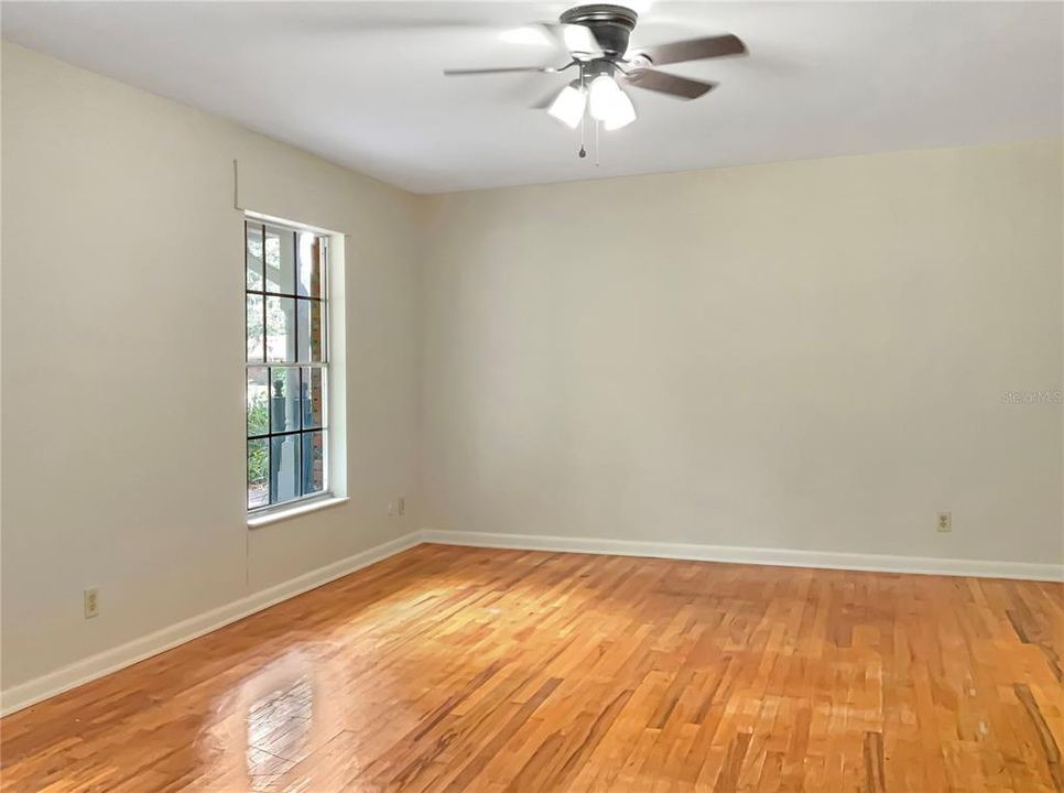 Active With Contract: $375,000 (2 beds, 2 baths, 1922 Square Feet)