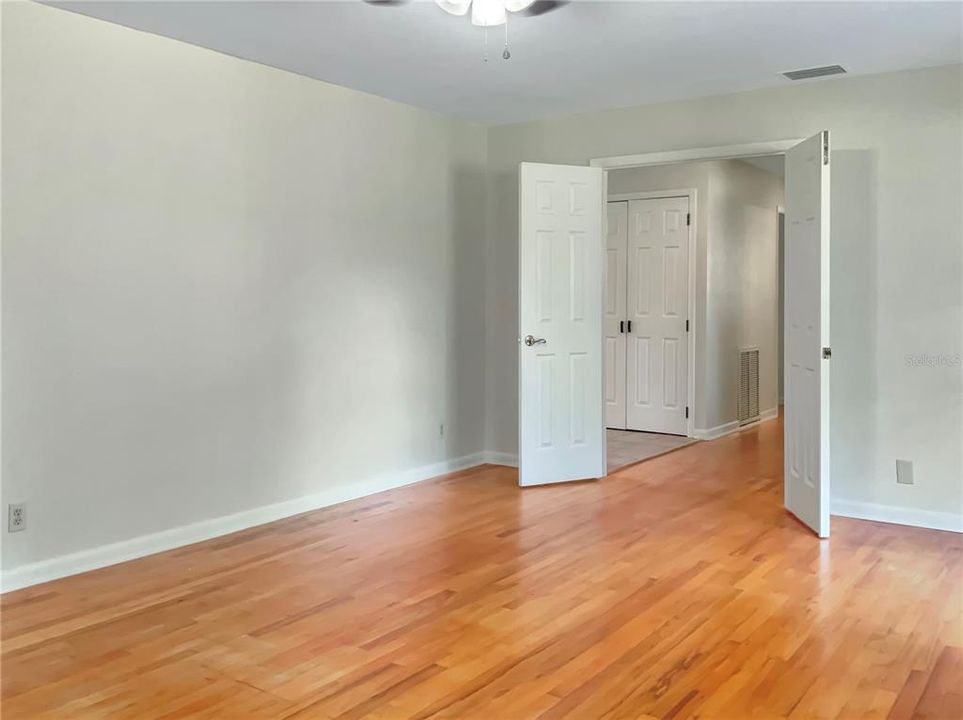 Active With Contract: $375,000 (2 beds, 2 baths, 1922 Square Feet)