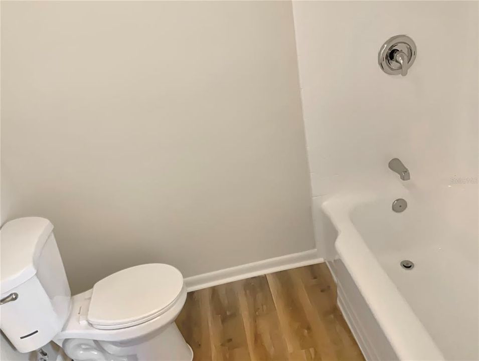 For Sale: $375,000 (2 beds, 2 baths, 1922 Square Feet)