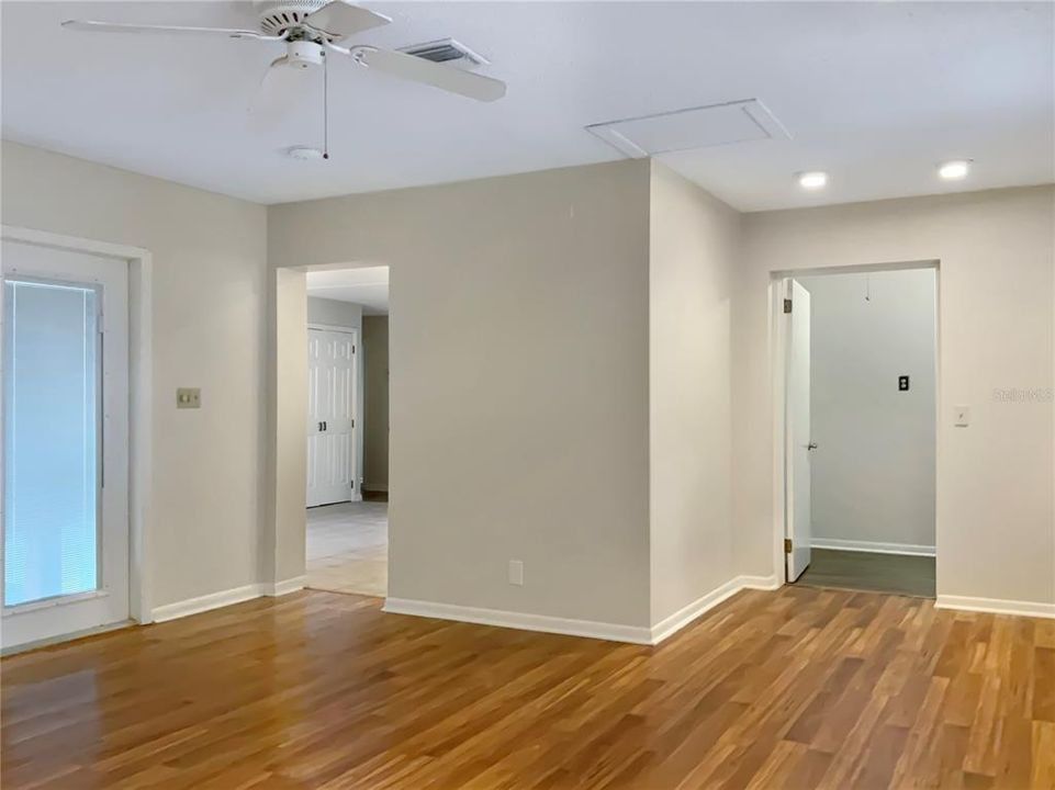 For Sale: $375,000 (2 beds, 2 baths, 1922 Square Feet)