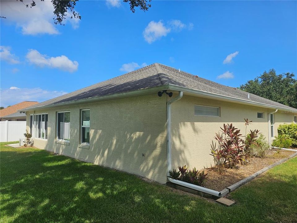 For Sale: $410,000 (3 beds, 2 baths, 2050 Square Feet)