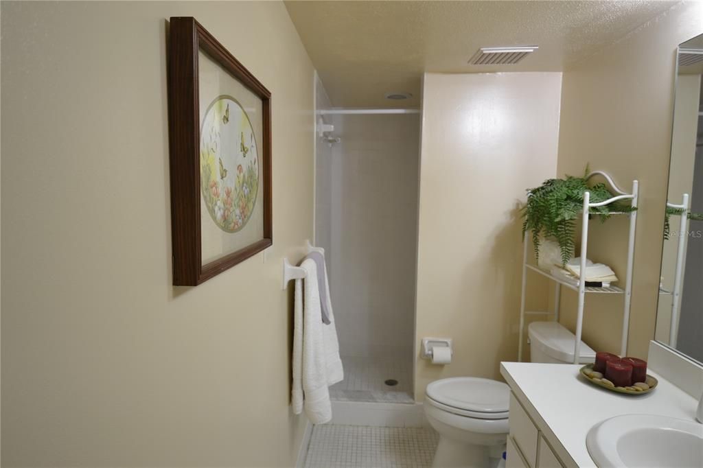 For Rent: $1,700 (2 beds, 2 baths, 1053 Square Feet)
