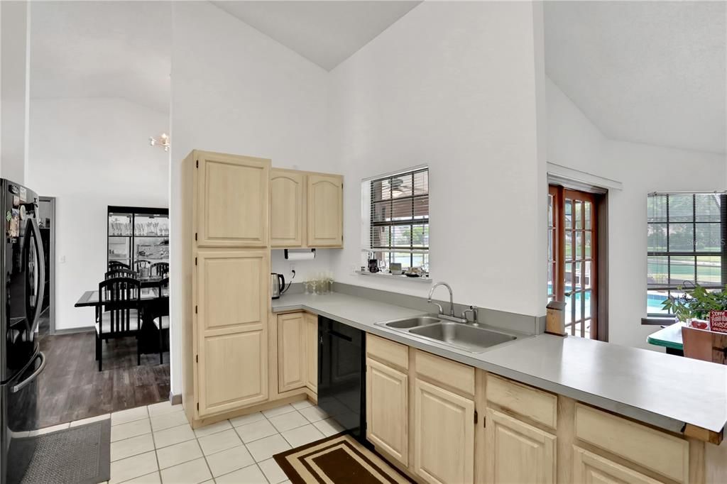 For Sale: $499,900 (4 beds, 2 baths, 3108 Square Feet)