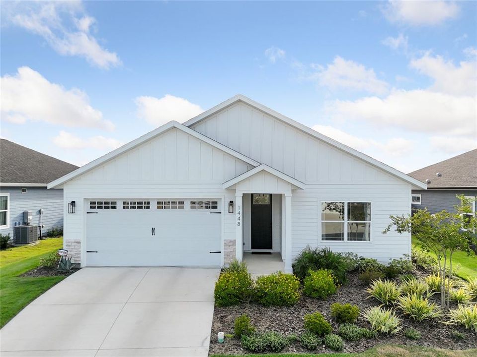 Active With Contract: $439,900 (3 beds, 2 baths, 1974 Square Feet)