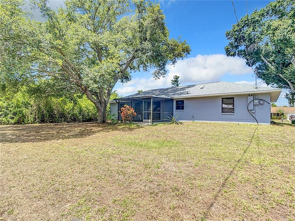 For Sale: $275,000 (3 beds, 2 baths, 1377 Square Feet)