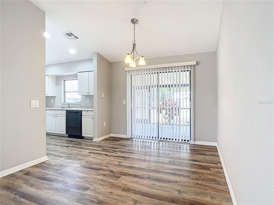 For Sale: $275,000 (3 beds, 2 baths, 1377 Square Feet)