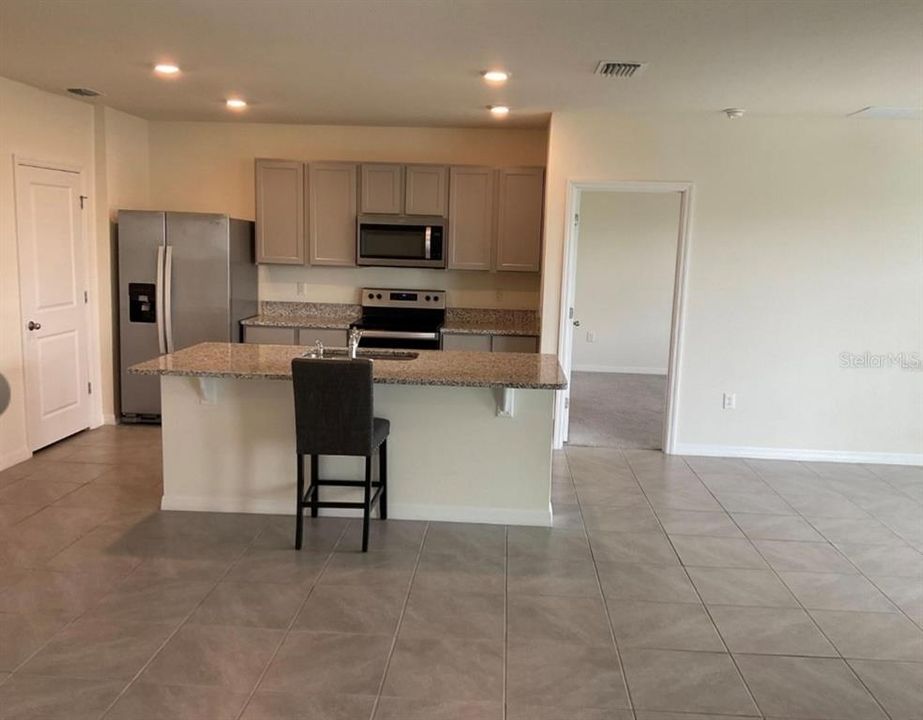 Recently Rented: $2,575 (3 beds, 2 baths, 1690 Square Feet)