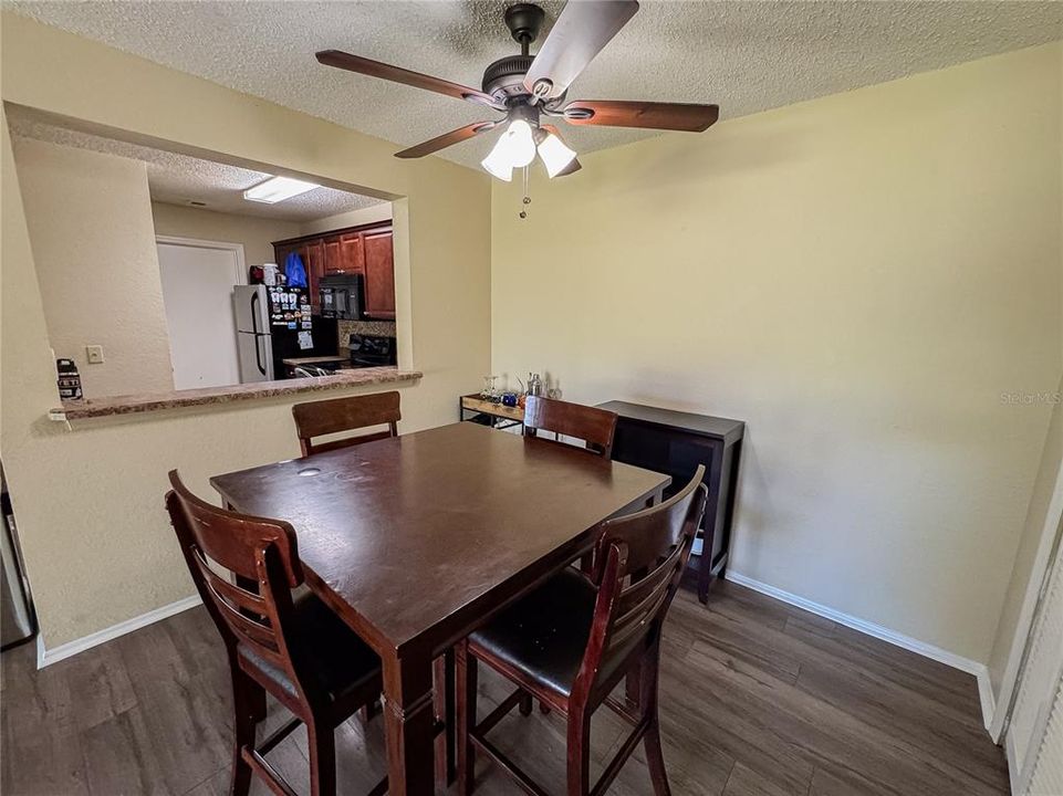 For Sale: $209,900 (3 beds, 3 baths, 1198 Square Feet)