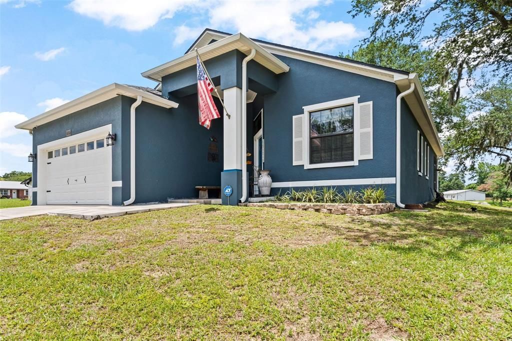 For Sale: $450,000 (3 beds, 2 baths, 1757 Square Feet)