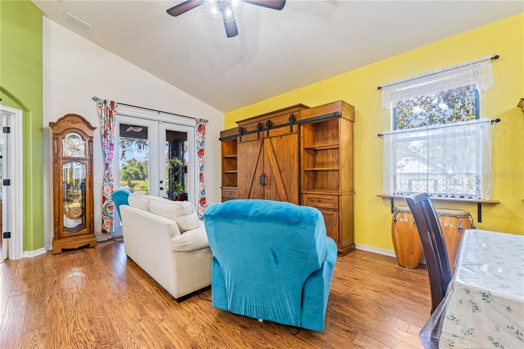 For Sale: $450,000 (3 beds, 2 baths, 1757 Square Feet)