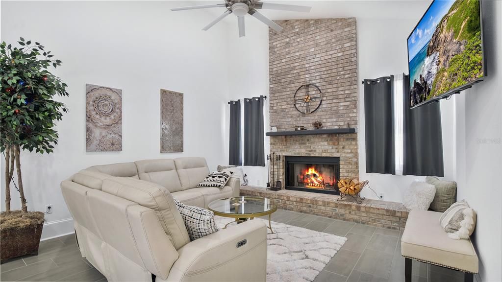 Active With Contract: $650,000 (4 beds, 2 baths, 2732 Square Feet)