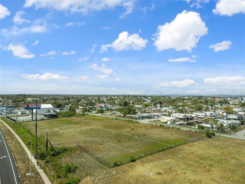 En Venta: $610,000 (3.28 acres)