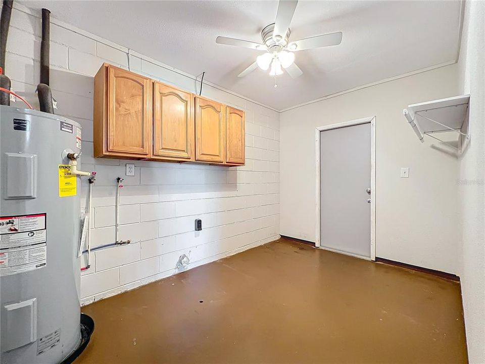 For Sale: $360,000 (3 beds, 1 baths, 1100 Square Feet)