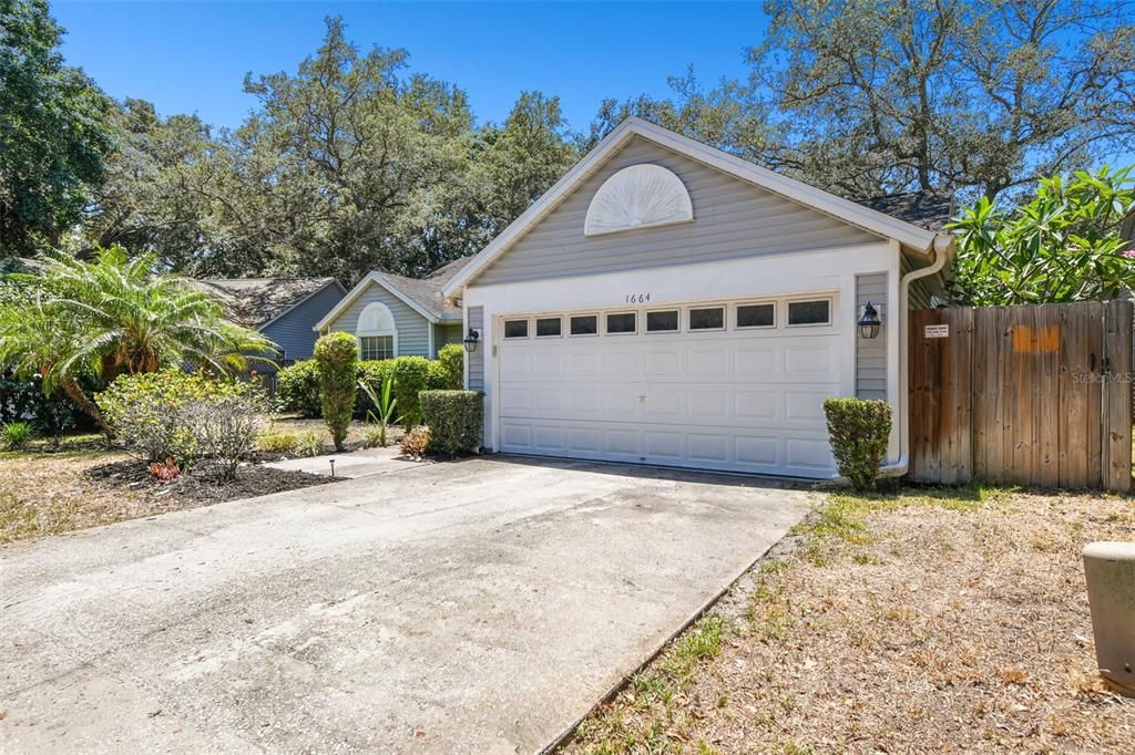 For Sale: $400,000 (3 beds, 2 baths, 1402 Square Feet)