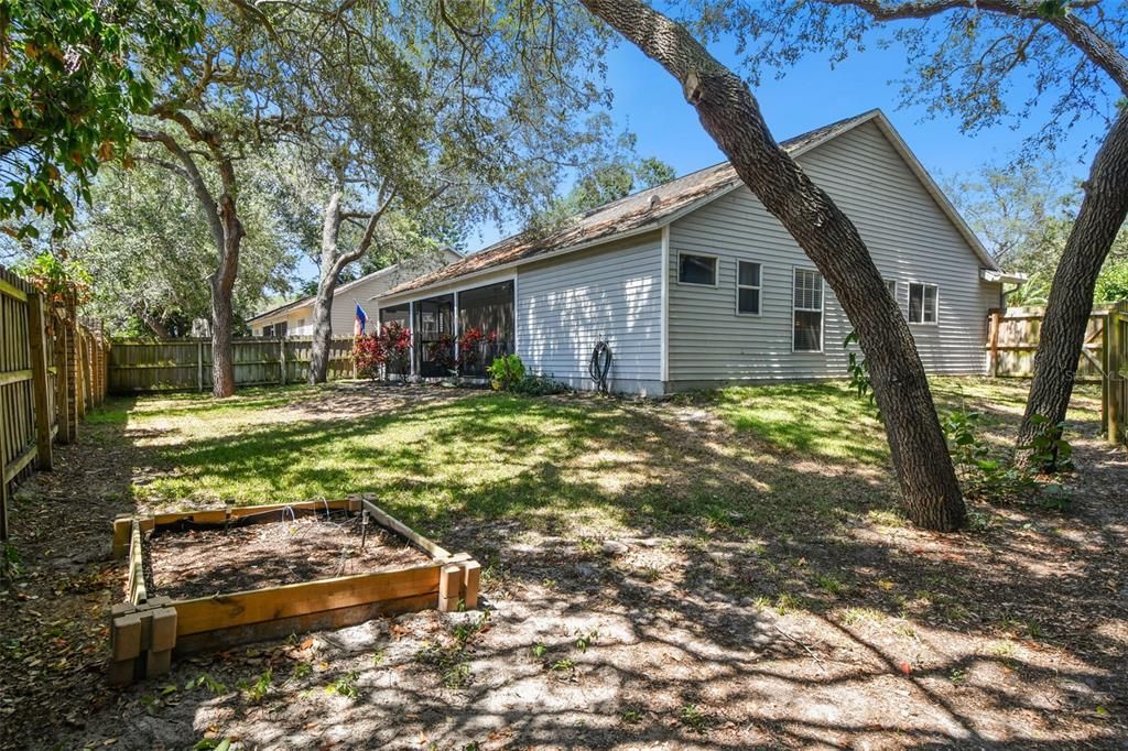 For Sale: $400,000 (3 beds, 2 baths, 1402 Square Feet)