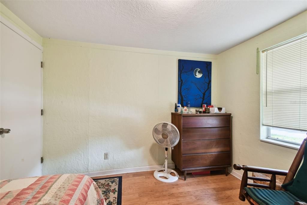 For Sale: $429,900 (2 beds, 1 baths, 854 Square Feet)