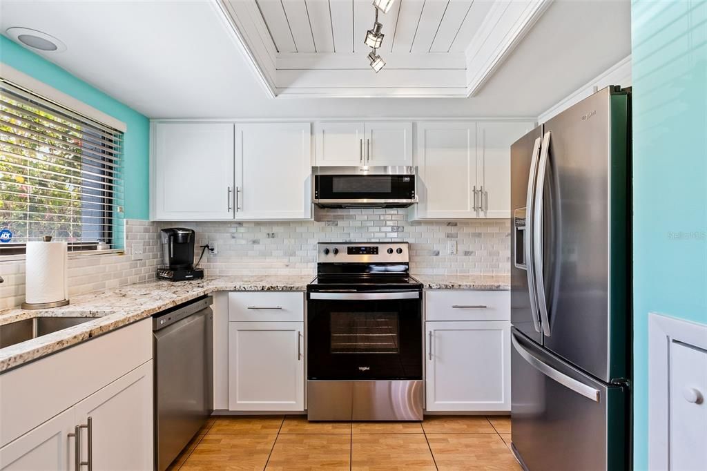 For Sale: $319,900 (1 beds, 1 baths, 891 Square Feet)