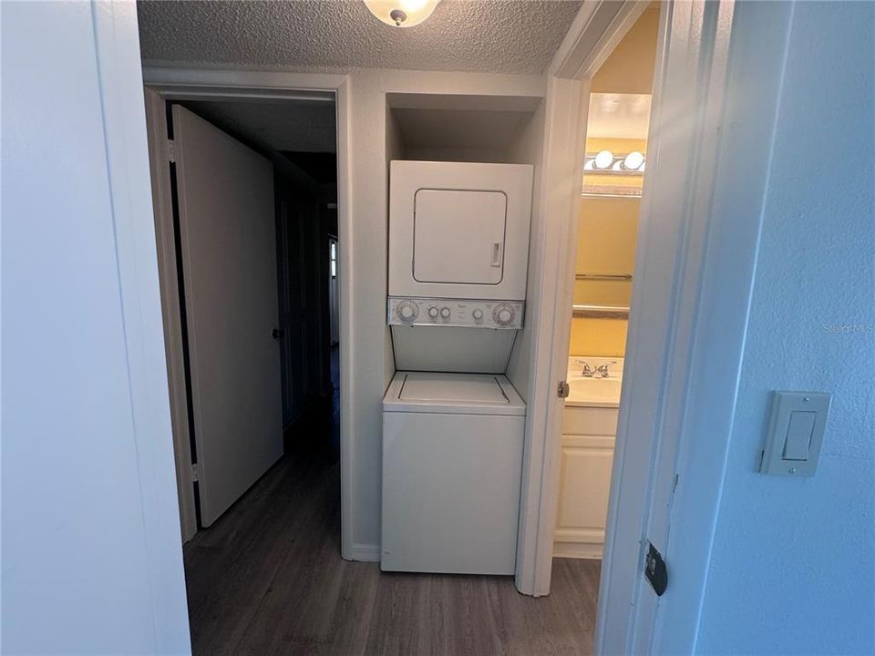 For Rent: $1,850 (2 beds, 2 baths, 1014 Square Feet)