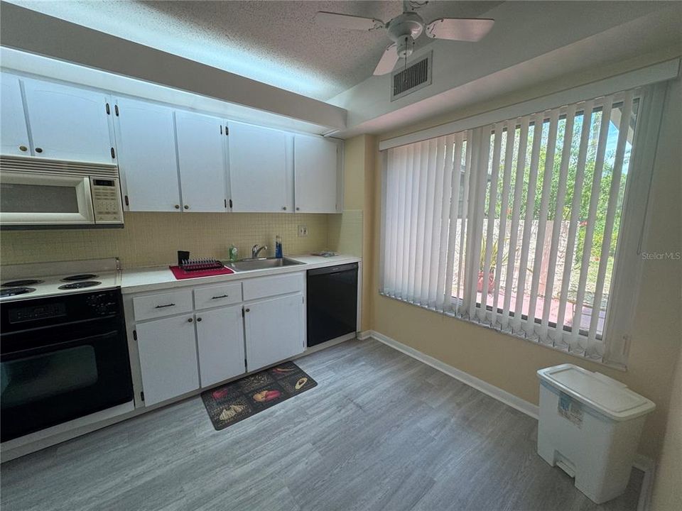 For Rent: $1,850 (2 beds, 2 baths, 1014 Square Feet)