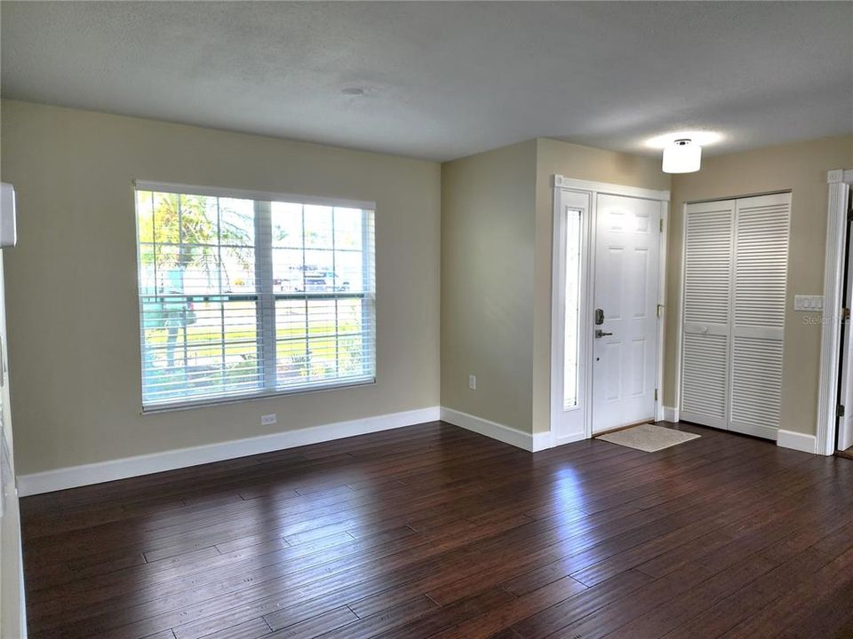 Active With Contract: $3,500 (3 beds, 2 baths, 1486 Square Feet)