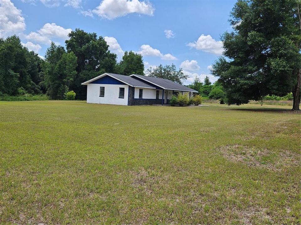 For Sale: $365,000 (3 beds, 2 baths, 1323 Square Feet)