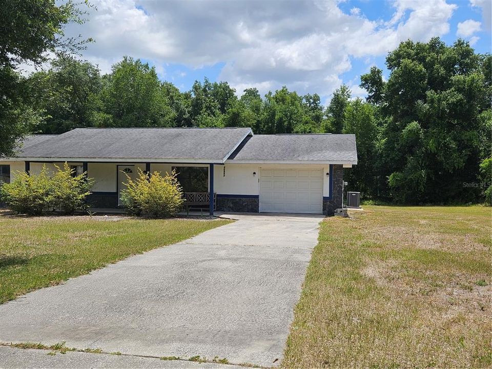 For Sale: $225,000 (3 beds, 2 baths, 1323 Square Feet)