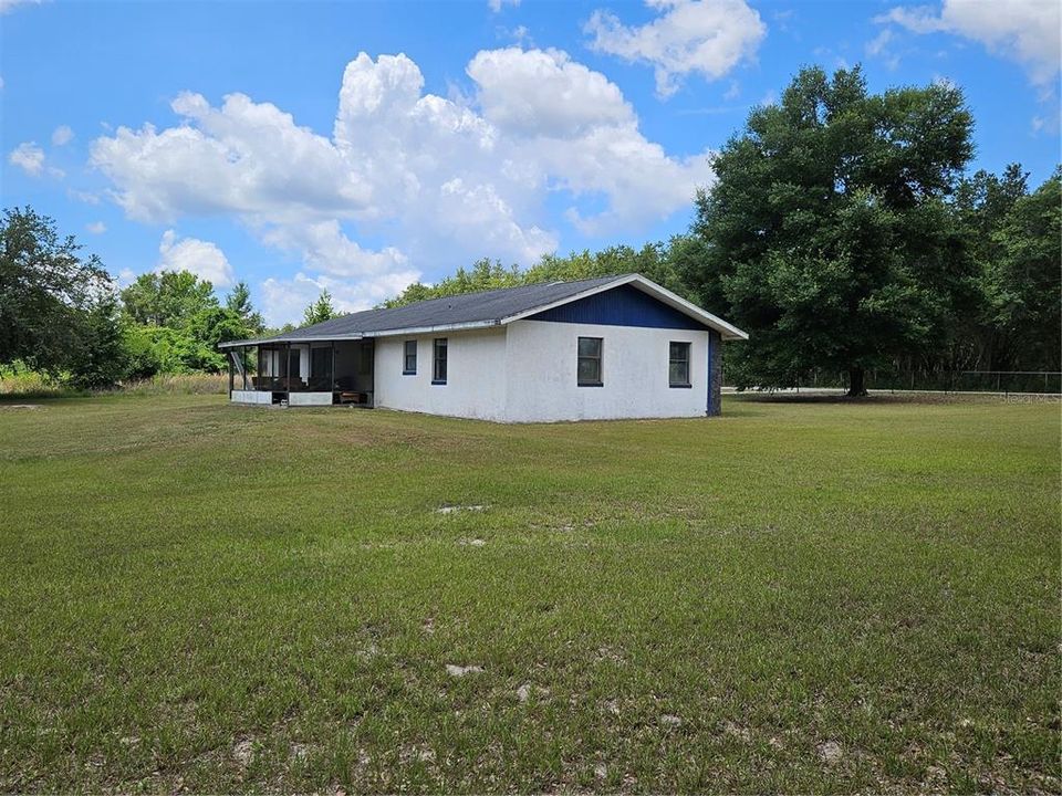 For Sale: $365,000 (3 beds, 2 baths, 1323 Square Feet)