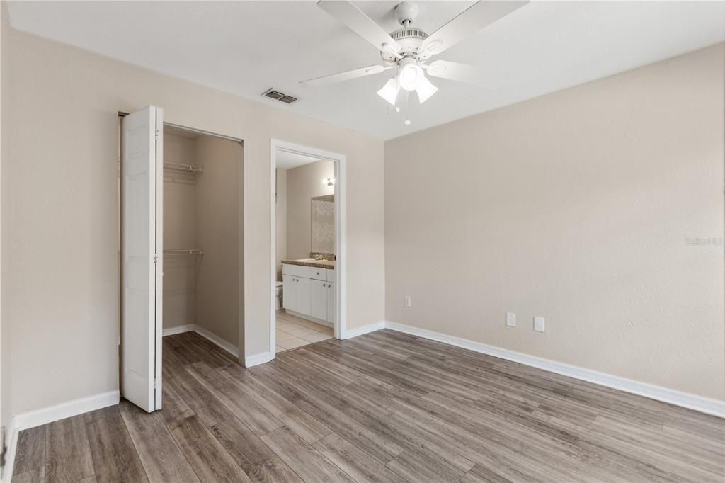 Active With Contract: $159,900 (1 beds, 1 baths, 499 Square Feet)