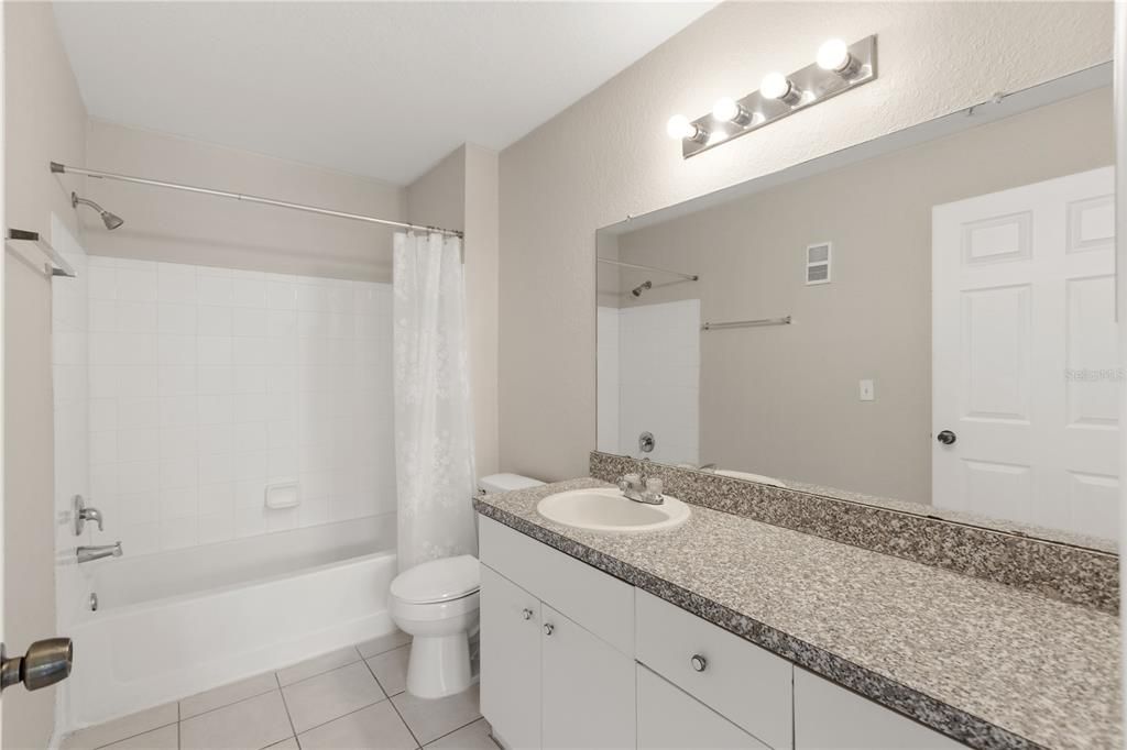 Active With Contract: $159,900 (1 beds, 1 baths, 499 Square Feet)