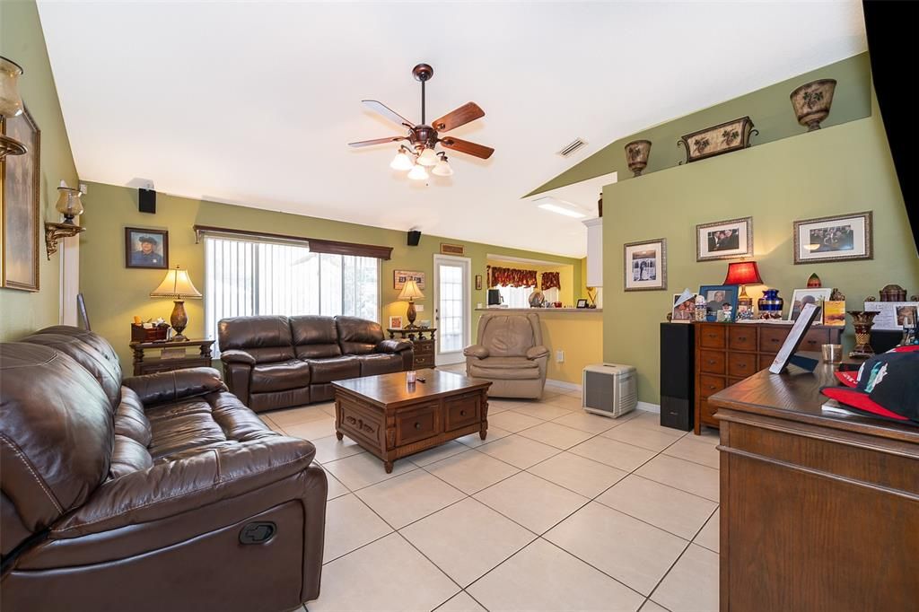 Active With Contract: $375,000 (4 beds, 3 baths, 1811 Square Feet)