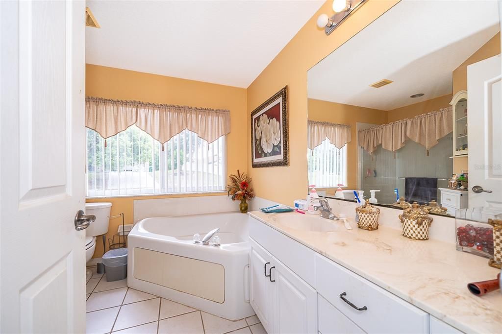 Active With Contract: $375,000 (4 beds, 3 baths, 1811 Square Feet)