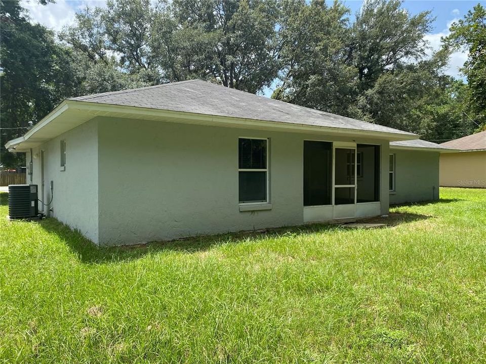 Recently Rented: $1,599 (3 beds, 2 baths, 1248 Square Feet)