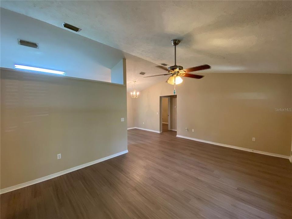 Recently Rented: $1,599 (3 beds, 2 baths, 1248 Square Feet)