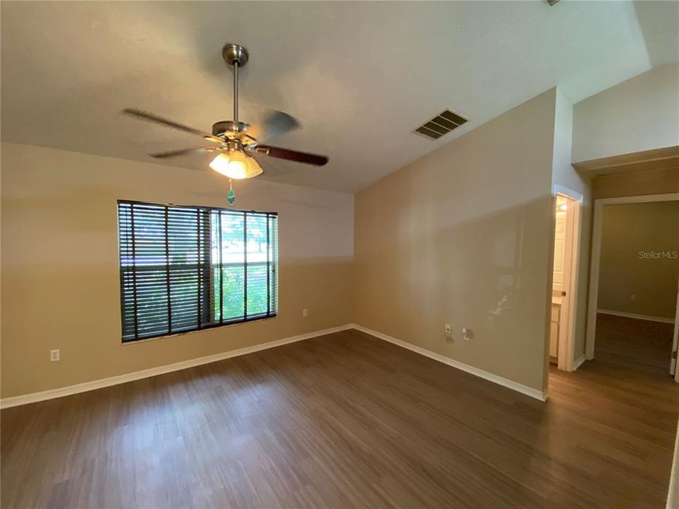 Recently Rented: $1,599 (3 beds, 2 baths, 1248 Square Feet)