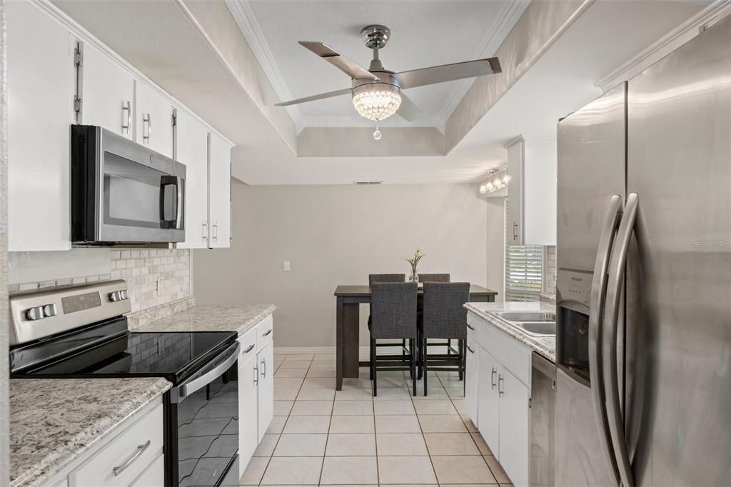 Active With Contract: $335,900 (2 beds, 2 baths, 1482 Square Feet)