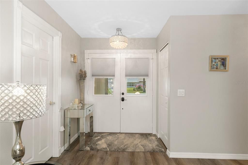 Active With Contract: $335,900 (2 beds, 2 baths, 1482 Square Feet)