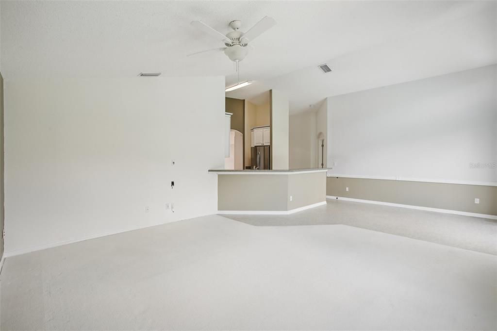 Active With Contract: $399,900 (3 beds, 2 baths, 1914 Square Feet)