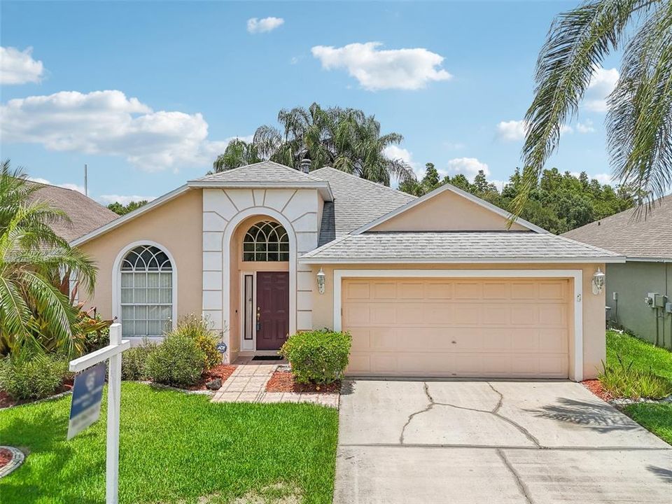 Active With Contract: $399,900 (3 beds, 2 baths, 1914 Square Feet)