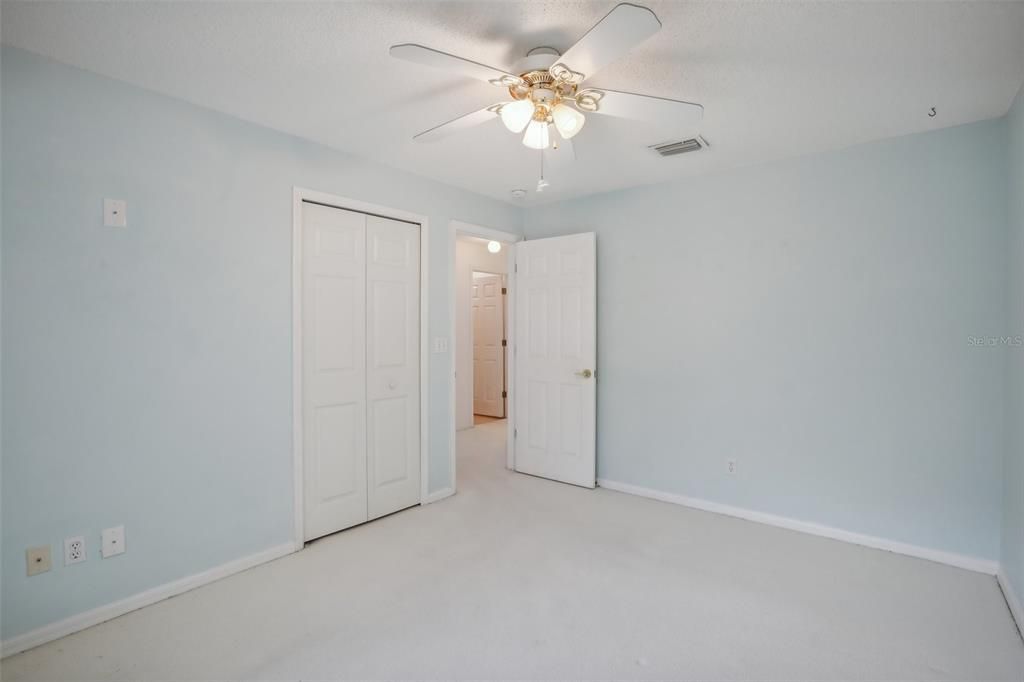 Active With Contract: $399,900 (3 beds, 2 baths, 1914 Square Feet)