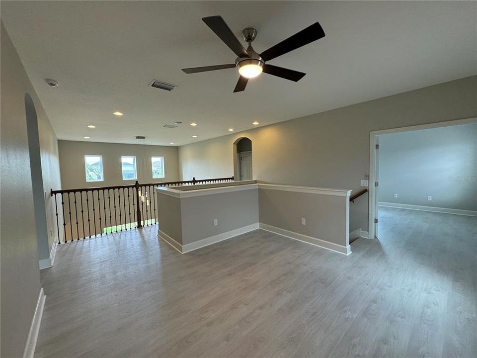 Spacious loft or bonus room